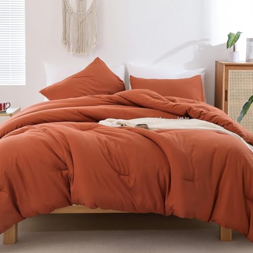 Image of ROSGONIA Oversized King Comforter 120x120, 3pcs Super King Comforter (1 Burnt Orange Comforter & 2 Pillowcases) Lightweight Warm Bedding Set Quilt