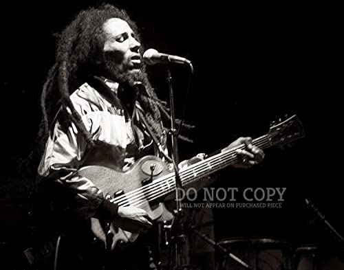 Portrait de Bob Marley en concert, cadeau idéal pour fan de reggae