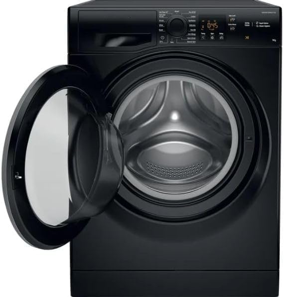 Lavatrice elettrica di dimensioni standard con un cestello capiente
