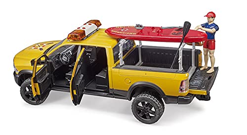 bruder 02506 - RAM 2500 Power Wagon Life Guard mit Figur, Stand-Up Paddle & Light and Sound Modul - 1:16 Pick-up Geländewagen Pritschenwagen Jeep Mann Rettungsdienst Rettungsschwimmer Fahrzeug – Bild 5