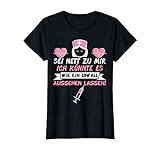 Klassisch geschnitten, doppelt genähter Saum.