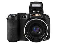 乾電池も使える実売2万円台の小型18倍ズーム「FinePix S2800HD