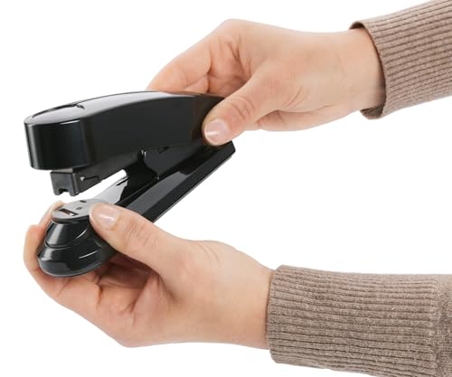 Grapadora Novus negro ideal para organizar apuntes y proyectos escolares 3