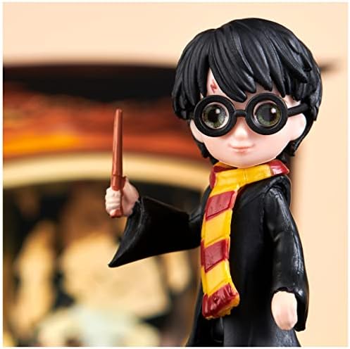 FIGURINE MAGICAL MINIS HARRY POTTER WIZARDING WORLD - Figurine Poupée Articulée 8 cm avec Baguette Magique et Tenue Sorcier à collectionner - Idée Cadeau - 6062061 - Jouet Enfant 5 ans FIGURINE MAGICAL MINIS HARRY POTTER WIZARDING WORLD - Figurine Poupée Articulée 8 cm avec Baguette Magique et Tenue Sorcier à collectionner - Idée Cadeau - 6062061 - Jouet Enfant 5 ans | Pop Harry Potter | 3 FIGURINE MAGICAL MINIS HARRY POTTER WIZARDING WORLD - Figurine Poupée Articulée 8 cm avec Baguette Magique et Tenue Sorcier à collectionner - Idée Cadeau - 6062061 - Jouet Enfant 5 ans | Pop Harry Potter