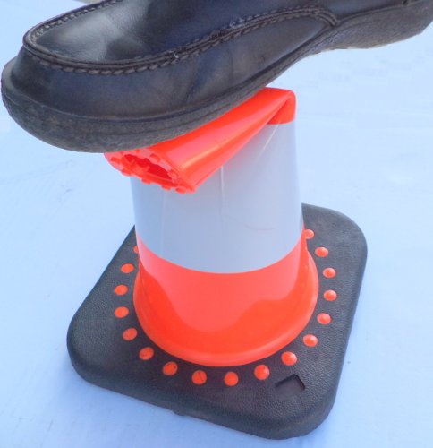 Verkehrsleitkegel von SNS Safety Ltd TC-30Fx4 flexibel und robust