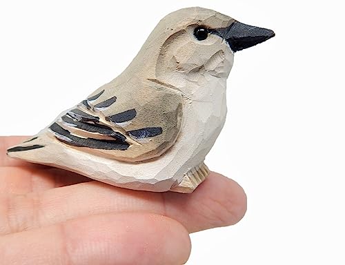 Figura pequeña de pájaro tallado a mano en madera miniatura 1
