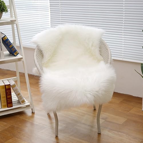 AMFUN Faux Lammfell Schaffell Teppich, Longhair Flauschiger Teppich, Flauschiger Schaffell Lammfell Fellteppich Waschbar, Weicher Fell Carpet für Stühle Sofa Schlafzimmer(Weiß, 60 x 90 cm) AMFUN Faux Lammfell Schaffell Teppich, Longhair Flauschiger Teppich, Flauschiger Schaffell Lammfell Fellteppich Waschbar, Weicher Fell Carpet für Stühle Sofa Schlafzimmer(Weiß, 60 x 90 cm)