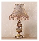 Prime Lampe de Table: le brun-or haute-qualité abat-jour est fabriqués à la main en couches de captation de la lumière tissu. Ne se décolore pas. Match avec cristal pendentif pour créer une ambiance chaleureuse et romantique éclairage atmosphère. Antique résine corps gravé, poli et peint à la main. Coordonnée des couleurs et exquis fabrication artisanale le faire paraître comme un médiévale ?uvre d'art.