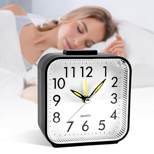 VFANDV Reloj Despertador Analógico Silencioso de Viaje Con Luz Nocturna, Función de Repetición y Despertador de Mesilla Para el Hogar y la Oficina | Ya disponible en tu tienda friki favorita! En mundofriki.es!