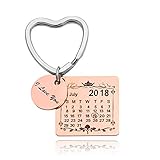 ♥ Hay un día especial que quizás quieras recordar / celebrar. Ese año, ese mes, esa fecha. Lo que sucedió ese día significa mucho para ti. Ahora podemos grabar el calendario en este encantador llavero con etiqueta de perro para usted. Puedes llevarlo donde quiera que vayas.