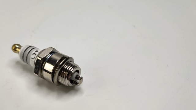 Bougies D'allumage 2 Temps - Lot De 2 Pour Tronçonneuse, Scooter, Quad - Références L7T CJ8 AM54450 RCJ6Y