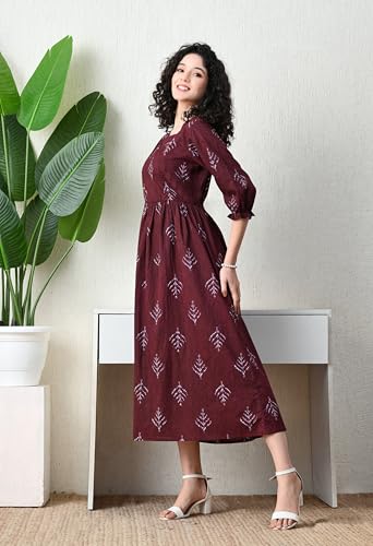 Image of Ichaa Women's Blue Cotton Printed Maternity Dress with Feeding Zips and Pocket| in Plus Sizes