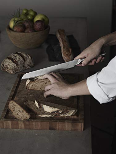 刃の素材は錆びにくく切れ味の良いモリブデンバナジウム鋼が使用されており、刃は長めでしかも先端まで波刃が施されているので、パンをしっかり捉えて切ることができます。
