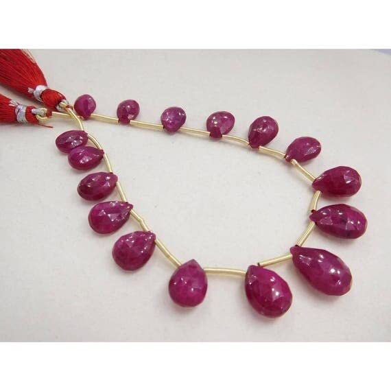 Faceted ruby de grande taille pour remplacer les pierres ternes par du corindon éclatant 8x10 mm