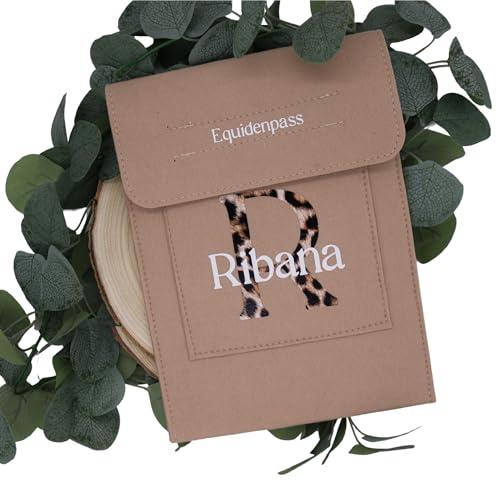 Personalisierbare Equidenpassh&uuml;lle aus robustem Polyester-Filz &ndash; mit Buchstabe & Namen &ndash; Geschenk f&uuml;r Reiter & Pferdebesitzer &ndash; sichere Dokumentenh&uuml;lle f&uuml;r Pferdepass & A5-Papiere