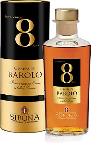 Eccezionale Grappa Riserva ottenuta dalla distillazione di vinacce da uve atte a produrre vino Barolo. In seguito ad una permanenza in serbatoi di acciaio, viene poi messa a riposo per oltre 8 anni in botti di rovere e Barriques. Durante questo lungo invecchiamento diventa morbida e complessa con sentori unici ed eleganti.