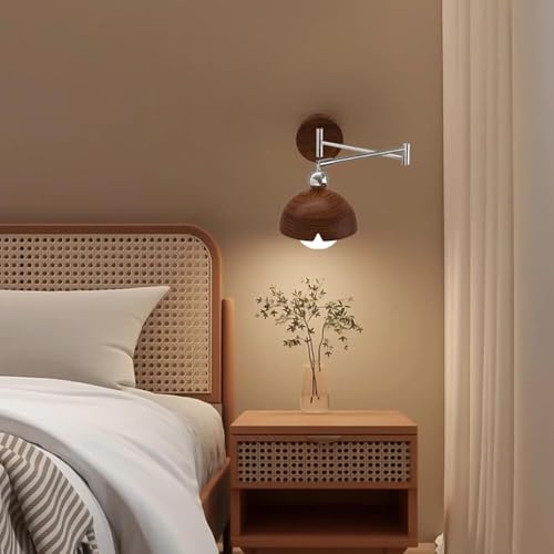 Lampe liseuse murale beige orientable pour soulager la fatigue visuelle au lit
