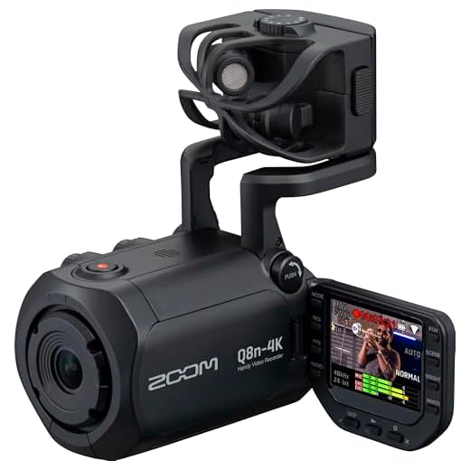 Zoom Q8n-4K Grabadora de vídeo portátil. 4K HDR Video, micrófonos estéreo más dos entradas XLR, grabación de 4 pistas de audio, webcam, para grabaciones y streaming de música, podcasts y más
