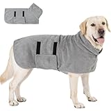 ABSORPTION EXCEPTIONNELLE ET SÉCHAGE RAPIDE: Le peignoir VELAJA pour chien est conçu en microfibre de haute qualité, un matériau extrêmement absorbant qui capte l'eau efficacement et accélère le séchage du pelage de votre animal après le bain, la baignade ou une promenade sous la pluie