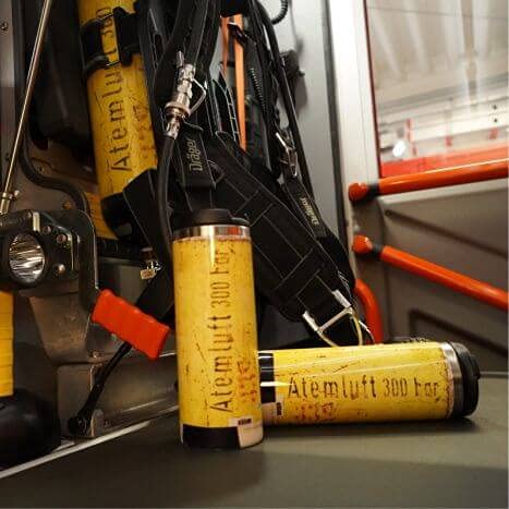 Thermobecher FEUERWEHR Atemluft 300bar 350ml Feuerwehr Atemluftflaschendesign Thermoskanne von Roter Hahn 112, Gelb Silber