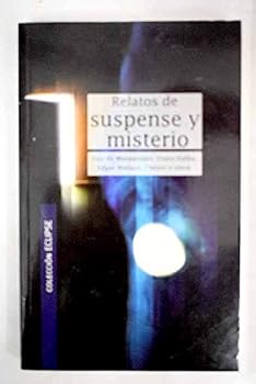Paperback Relatos de suspense y misterio Book
