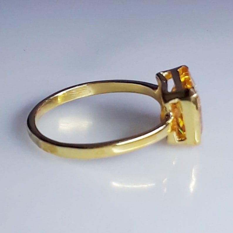 Natural Certified Yellow Sapphire/Pukhraj Panchadhatu Rashi Ratan Astrological Purpose Ring For Men & Women