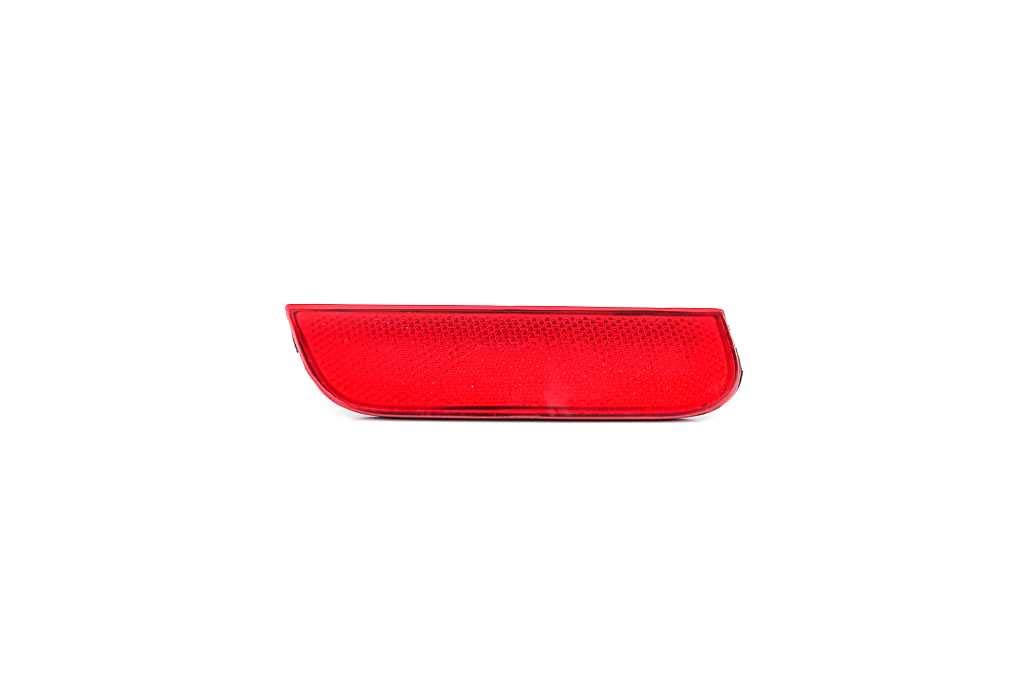 BSG 30-806-002 Lente Trasera Trasera (Rear R) Para Ford Fusion – Recambio Eléctrico Iluminación