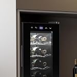 Cecotec Vinoteca 8 Botellas Bolero Grandsommelier 830 coolcrystal, Enfriamiento termoeléctrico, Temperatura regulable entre 8-18ºC, Control táctil y display, LED interior, Gas no nocivo.