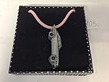 Handmade in Sheffield Jaguar XJS Coupe Pendent 3D su un cavo della collana fatta a mano rosa 41 cm e regolabile REF105