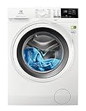 lavatrice rex electrolux slim opinioni Rinfresca i capi usando il 96% di acqua in meno con la tecnologia Vapore PRO: distendi i tessuti e riduci le pieghe di un terzo*, facilitando le operazioni di stiro. Il programma a Vapore FreshScent utilizza il vapore per rinfrescare i tuoi capi, risparmando oltre 40 litri* di acqua per ciclo. *Rispetto al programma delicate.