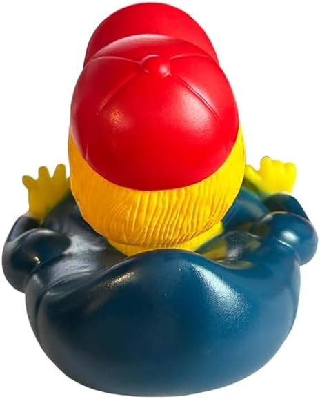 Arka view of the Rubber Bath Trump Duck, highlighting the red cap and the back of the suit.