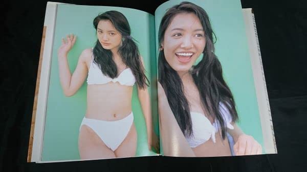Amazon.co.jp: 初版 サイン入り『仲間由紀恵 ファースト写真集 Pastel
