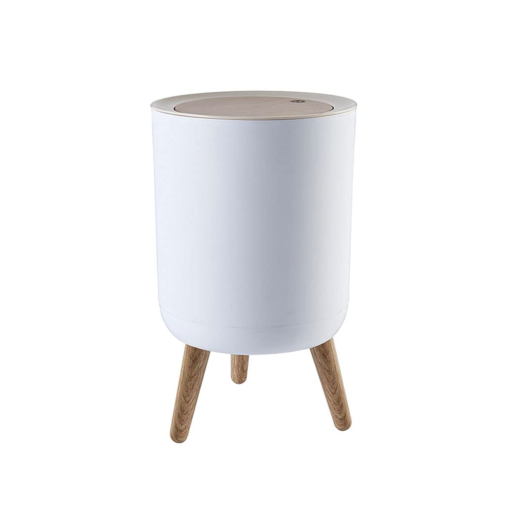 Poubelle de salon scandinave imitation bois pour une cuisine épurée