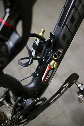 Zefal Pulse Z2I - Porta Borracia Per Bicicletta A Inserzione Laterale Con Accessori Per CO2 - Portaborracia + Gonfiatore + Cartucce Di CO2 - 5