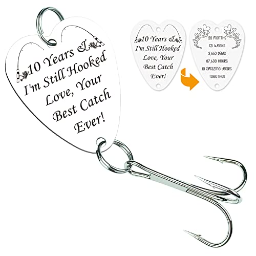 10 Jahre Jahrestag Valentinstag Geschenke für Ehemann von der Frau, Angelgeschenke für Männer Freund, Angelköder Haken Zubehör, personalisierte Gravur Angelliebhaber Geschenk für ihn - YGA10 Cover