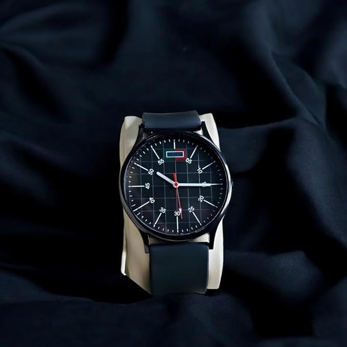 Image of AMERICANVIBER, Minimalist Men's Analog Quartz Watch with Water-Resistant Black Dial and Comfortable Silicone Strap for Mens