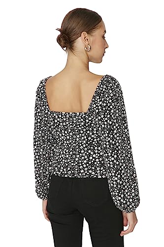 ترنديول بلوزة محبوكة للنساء من الكريب برقبة مربعة ونمط مشجر بلون اسود TWOAW22BZ0254، اسود، مقاس L