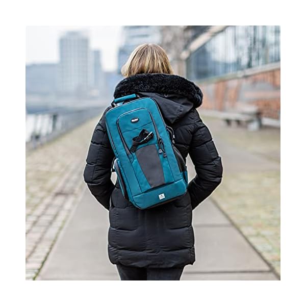 Rollei Fotoliner Ocean Slingbag: Crosspack-Kamerarucksack aus 45 PET-Flaschen, für die kleine Foto-Ausrüstung, inkl. Regenschutz, schwarz – Bild 5