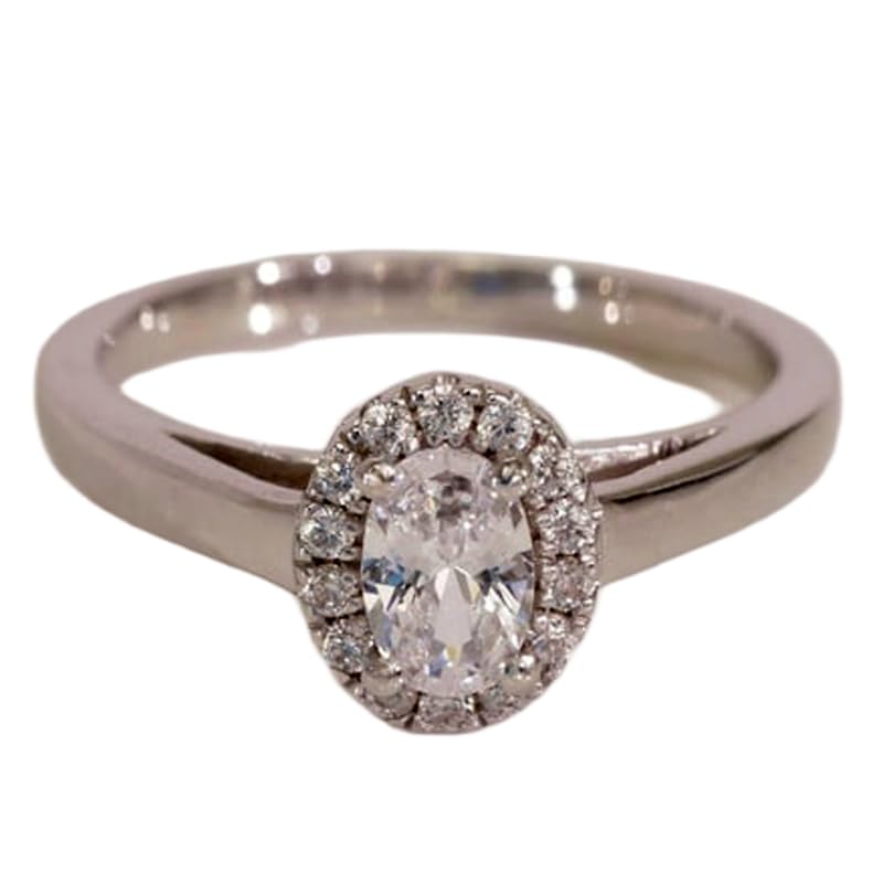 Bague solitaire en argent 925 sterling durable et son éclatant halo de diamants CZ