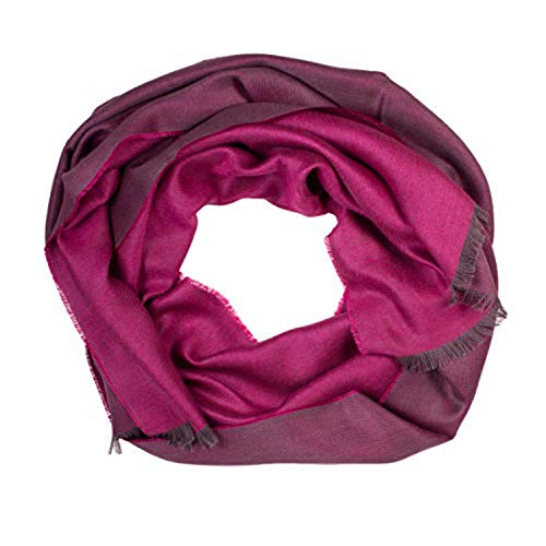 Châle de soie baby alpaga fuxia pour réchauffer vos tenues de soirée avec élégance