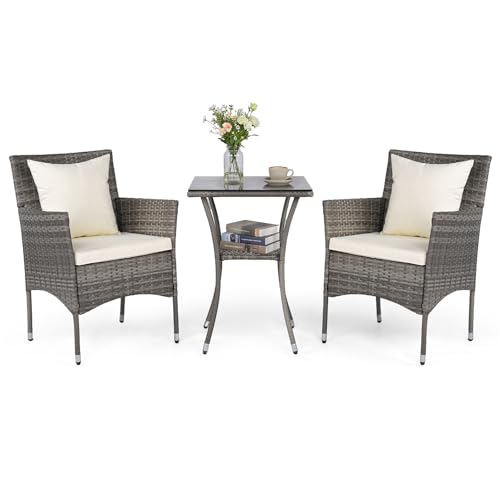 COSTWAY Ensemble Salon de Jardin 3 PCS en Osier PE, Ensemble de Meubles d’Extérieur avec 2 Chaises Rembourrées Table Basse en Verre Trempé à 2 Niveaux...
