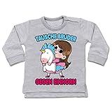 Der einfarbige Baby Pullover mit angerauter Innenseite ist schön warm und besteht aus einem Baumwoll-Polyester-Gemisch, fühlt sich allerdings an wie 100% Baumwolle, mit Ton-in-Ton Druckknöpfen (ohne Nickel) an der Schulter für ein leichtes An- und Ausziehen