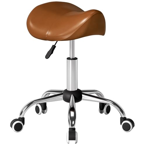 HOMCOM Tabouret à roulettes, Tabouret de Massage avec Hauteur réglable 49-61 cm et Selle Ergonomique, Chaise de Travail à roulettes pivotant 360°, pour Salon de Massage Tatouage Clinique Spa, Marron