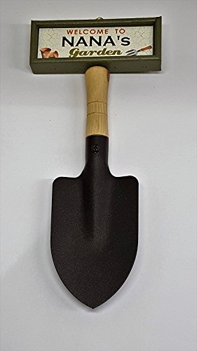 Image of "Welcome to Nana's garden" hanging shovel sign