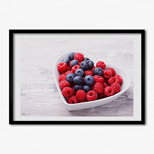 Cadre MDF 70x50 cm avec affiche de framboises et myrtilles pour salon