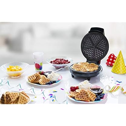 Bestron Waffeleisen für klassische Herzwaffeln, Waffelmaker mit Backampel & Antihaftbeschichtung, 700 Watt, Farbe:Schwarz – Bild 5