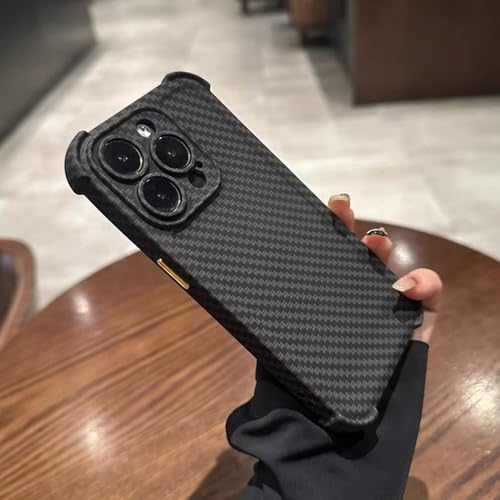 Coque iPhone 14 Pro en fibre de carbone noire au design élégant
