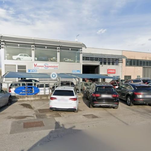 Due meccanici investiti da una fiammata in officina: uno &egrave; grave