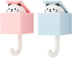 Kit 2 Ganchos Adesivos Decorativos de Gato – Suporte de Parede Criativo para Chaves, Toalhas, Bolsas e Acessórios (Azul e Rosa)