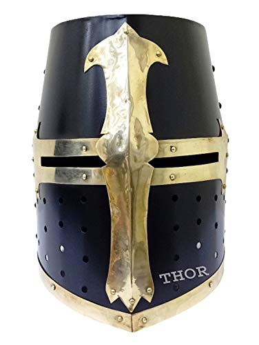 Casque de chevalier templier medieval pour decoration de salon vintage